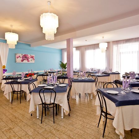 Hotel Milano 가테오 아 마레 외부 사진